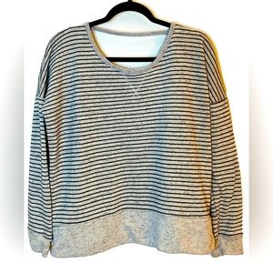 Maurices Women’s Open Bar Back Striped Long Sleeve Sweatshirt Sz Large